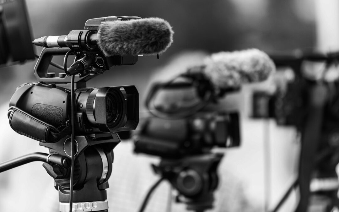 Dźwięk czy obraz? Co tak naprawdę decyduje o jakości Twojego filmu B2B